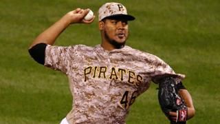 Pirates sign Ivan Nova to 3-year deal