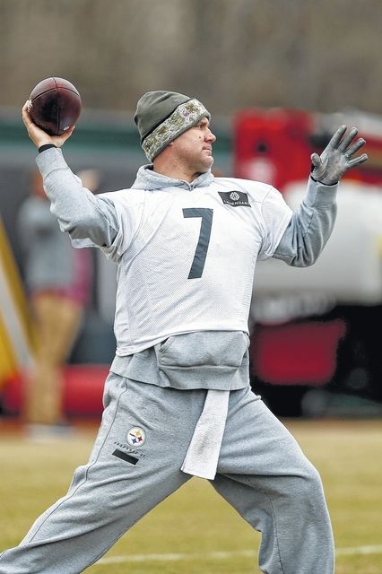 Roethlisberger hoping to play up to Brady's 'gold standard'