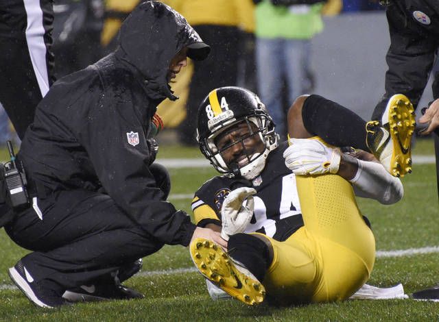 Antonio Brown was back on Twitter during the Patriots-Texans game