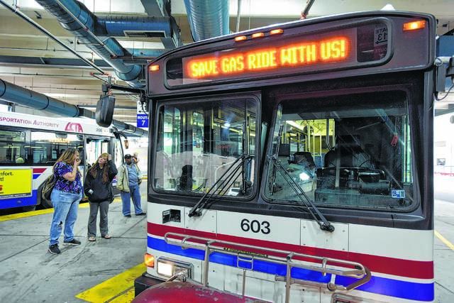 Sunday Night Football bus makes stop at Mall of America