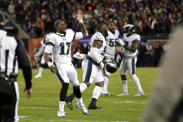 Eagles burn Bears with last-minute magic and field goal fortune