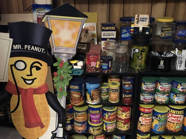 Mr. Peanut's New Look? Planters Went Old School - The New York Times