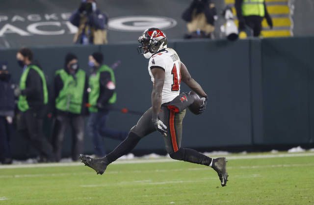 The Recorder - Road warriors: Bucs win 31-26 at Green Bay, reach Super Bowl