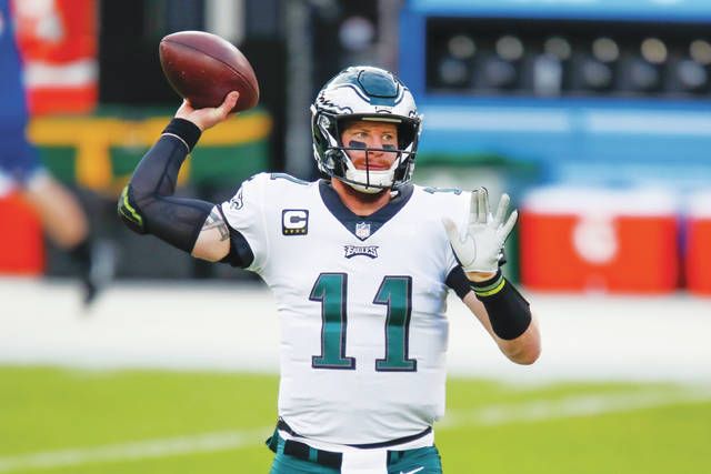 Eagles, Colts Still Discussing Carson Wentz