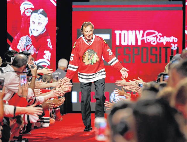 Blackhawks Hall of Fame goaltender Tony Esposito dies at 78