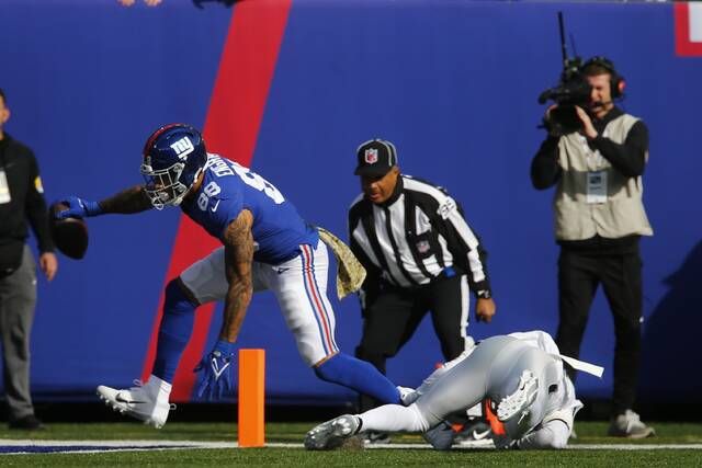 Xavier McKinney New York Giants edge Las Vegas Raiders 