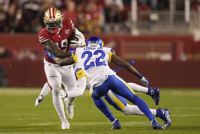 49ers win first home game in more than a year, pound struggling