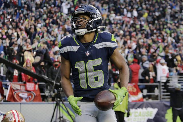 Seahawks hold on late for wild 30-23 win over 49ers - The San Diego  Union-Tribune