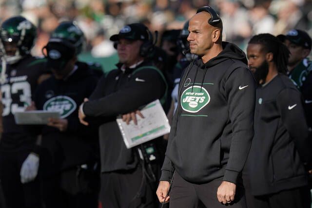 <p>New York Jets head coach Robert Saleh works the sidelines during the first half of an NFL game against the Philadelphia Eagles on Sunday in East Rutherford, N.J.</p>
                                 <p>AP photo</p>