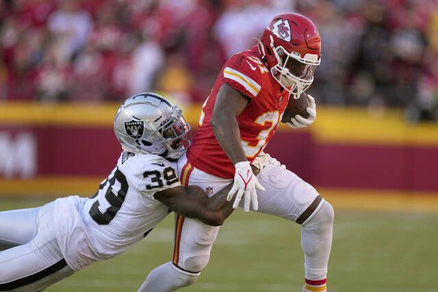 Raiders with 5 turnovers, get crushed by Chiefs 48-9
