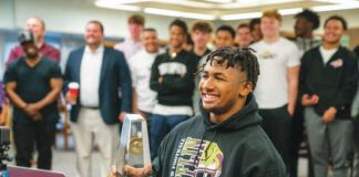 
			
				                                Governor Mifflin running back Nick Singleton was named Gatorade National Football Player of the Year on Tuesday, a day before he was set to sign with Penn State.
                                 Gatorade

			
		