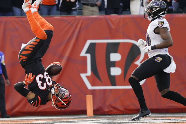 Burrow's 525 yards, 4 TDs power Bengals past Ravens 41-21