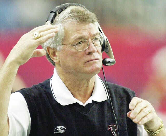 Dan Reeves, NFL coach who took Broncos and Falcons to the Super