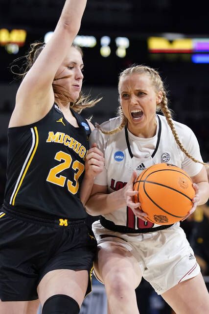 Louisville beats Michigan 62-50 to return to Final Four