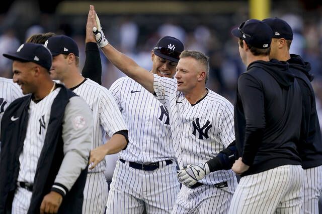 Josh Donaldson's walk-off single, 04/08/2022