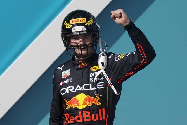 F1 Miami Grand Prix on X: .@DanMarino with the trophy presentation AND  @MiamiDolphins helmet to the inaugural #MiamiGP winner, @Max33Verstappen‼️   / X