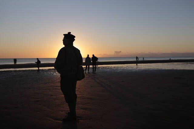 Crowds honor World War II veterans at Normandy D-Day celebrations