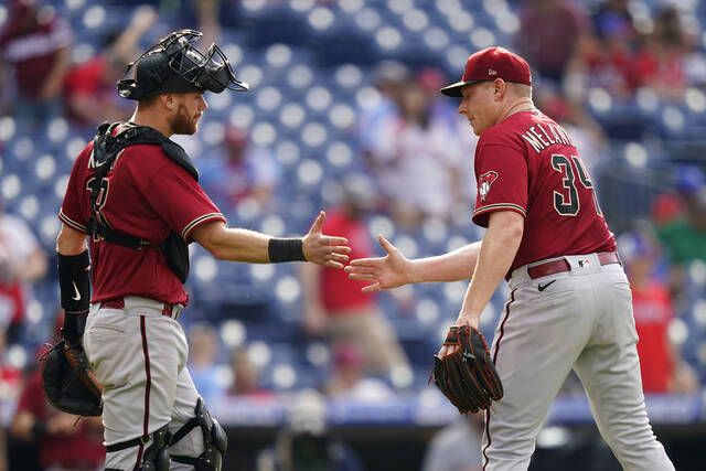 Phillies end 9-game win streak, skipper Thomson's 1st loss