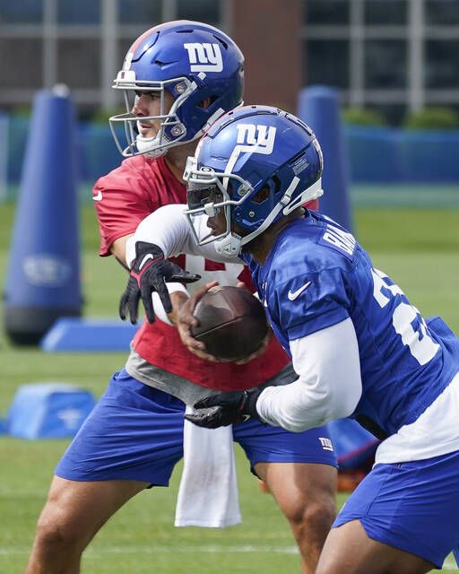 Saquon Barkley limited in Giants padded practice Wednesday