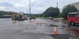 
			
				                                Hanover Area School District on Thursday dismissed Memorial Elementary and Lee Park Elementary schools early because of a water main break on the Sans Souci Parkway, seen here.
                                 Ed Lewis | Times Leader

			
		