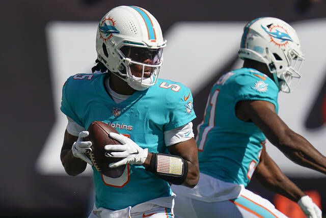 Dolphins' Teddy Bridgewater leaves game under revised concussion rules