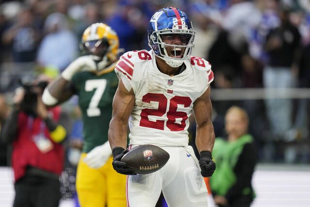 NFL Week 17 Bettors Guide: Saquon Barkley will carry Giants