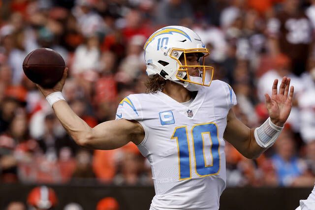 Los Angeles Chargers quarterback Justin Herbert (10) throws during