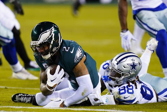 Big Play' Slay key in secondary, leads Eagles to 6-0 start