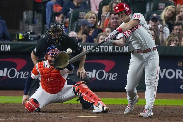 J.T. Realmuto homers to give the National League their first run