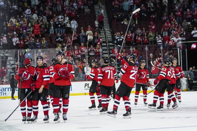 Graves' last-second goal gives Devils 3-2 win over Jackets - Seattle Sports