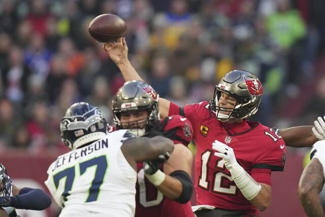 Brady, Bucs beat Seahawks 21-16 in historic Germany game