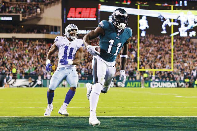 A Philadelphia Eagles-Dallas Cowboys rematch on Christmas Eve, yes