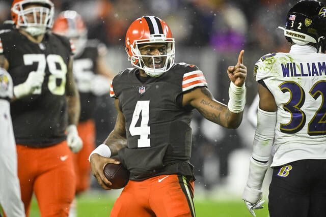 Watson throws TD, wins home debut as Browns defeat Ravens 13-3