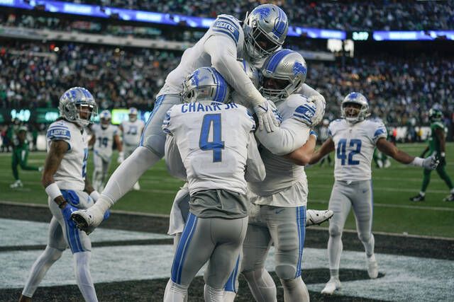 Lions play Falcons as teams aim to end playoff drought