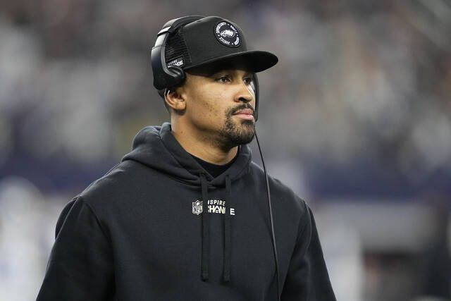 Eagles' Jalen Hurts won't play vs Cowboys, so Gardner Minshew will be  starting QB on Christmas Day