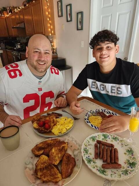 Houses divided ahead of Philly-New York playoff