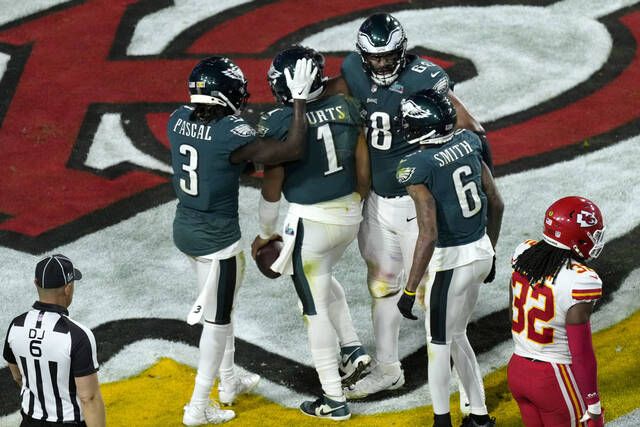 Eagles try to bounce back from first loss of season, rough effort from QB Jalen  Hurts