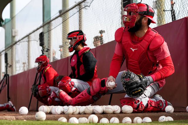 MLB catchers wary of looming robo umps amid rules changes