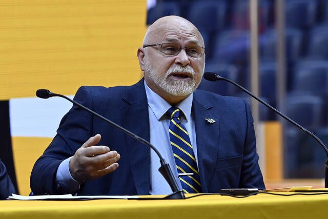 Barry Trotz returns to Nashville, will replace Poile as GM | Times Leader
