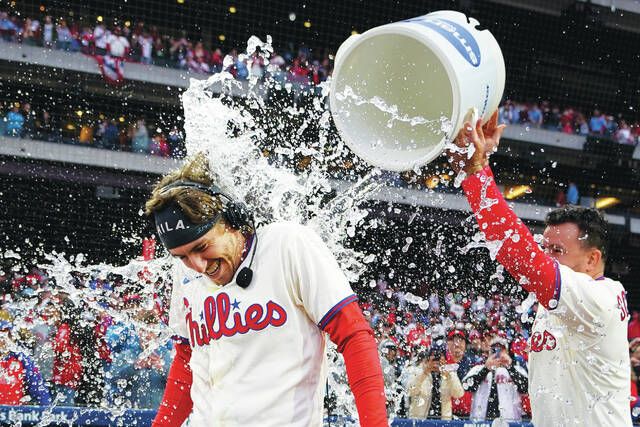 Phillies give up ninth inning rally in loss to Mets