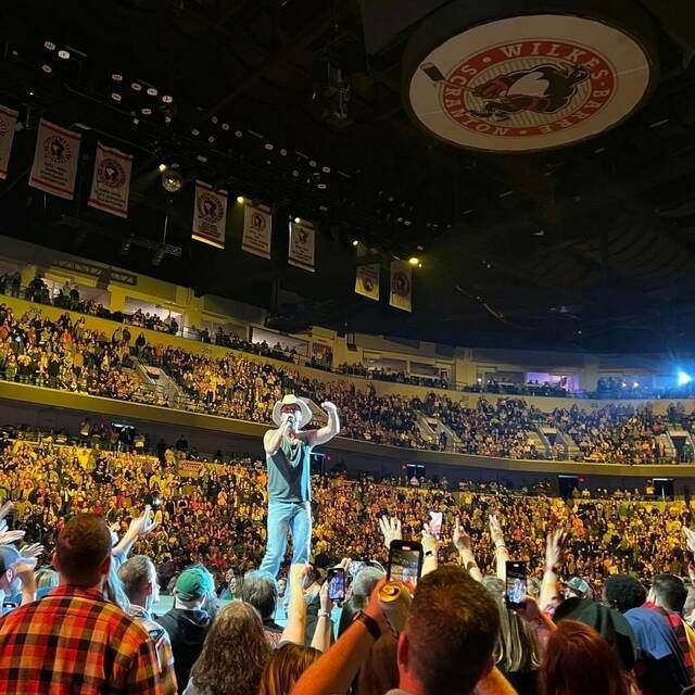 Kenny Chesney concert sets records at Mohegan Sun Arena Times Leader
