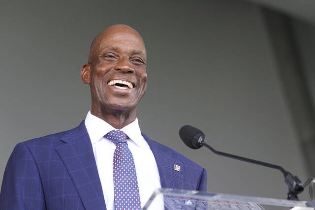 Fred McGriff thanks fellow players at Hall of Fame induction