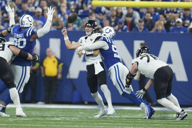 Jaguars rally to beat the Colts 31-21 in the season opener