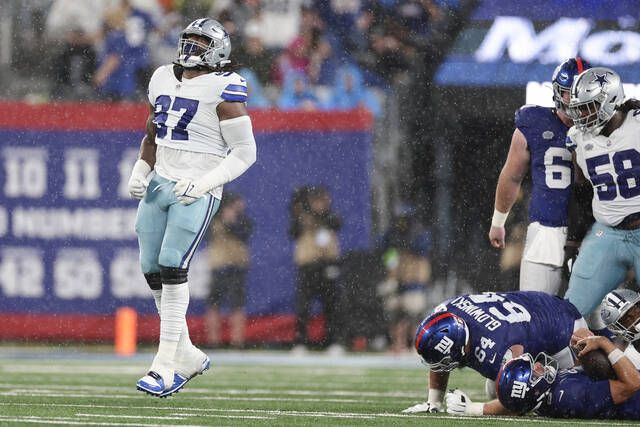 Cowboys rip error-prone Giants 40-0 for worst shutout l