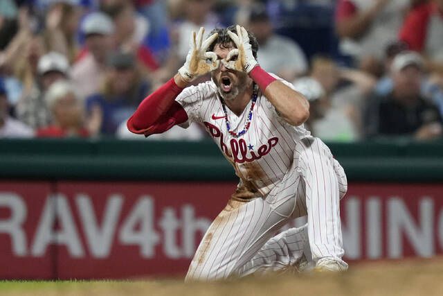Phillies blank Braves to wrest home-field advantage in NLDS