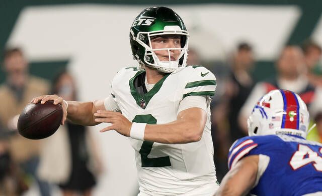 Aaron Rodgers injures Achilles, New York Jets beat Buffalo Bills