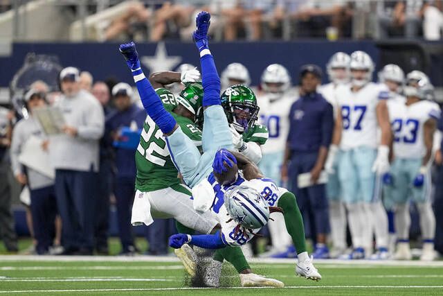 Starting receiver has a little hands-on experience for punt returns