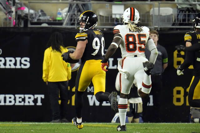 Steelers' T.J. Watt stuns Chiefs with scoop-and-score touchdown