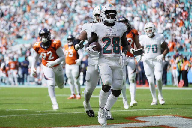 Miami Dolphins defeat Denver Broncos 70-20 in their first home game of  season