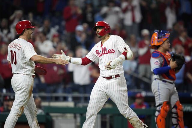 Castellanos homers, Sánchez Ks 10 as Phillies move to brink of playoff spot  with 5-2 win over Mets